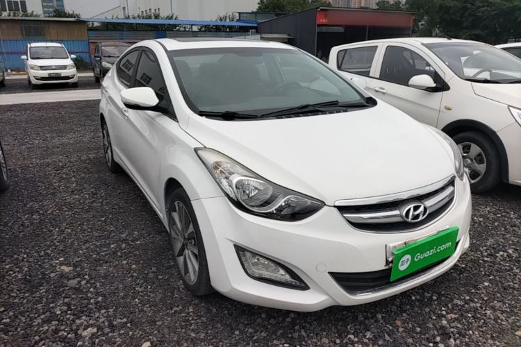 Used Hyundai Elantra (5th Generation / Langdong) 2015 1.6L Automatic Leading Model Front Right 45 Deg