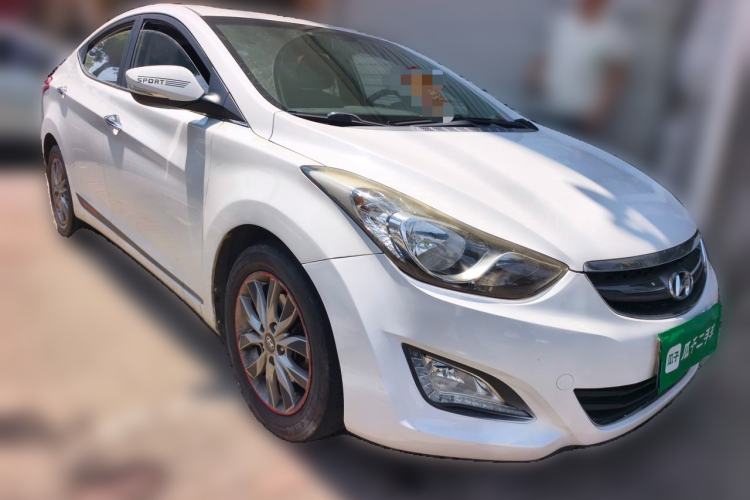 Used Hyundai Elantra (5th Generation / Langdong) 2015 1.6L Manual Leading Model Front Right 45 Deg