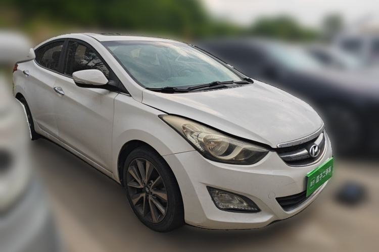 Used Hyundai Elantra (5th Generation / Langdong) 2015 1.6L Automatic Leading Model Front Right 45 Deg