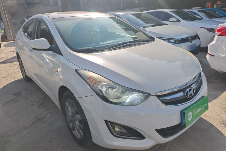 Used Hyundai Elantra (5th Generation / Langdong) 2015 1.6L Automatic Fashion Model Front Right 45 Deg