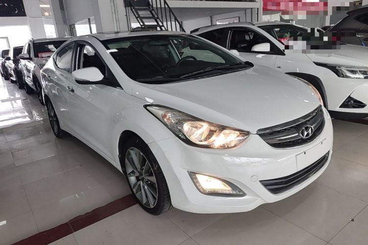 Used Hyundai Elantra (5th Generation / Langdong) 2015 1.6L Automatic Leading Model Front Right 45 Deg
