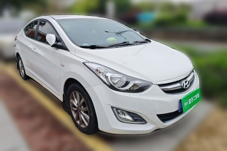 Used Hyundai Elantra (5th Generation / Langdong) 2015 1.6L Manual Fashion Edition Front Right 45 Deg