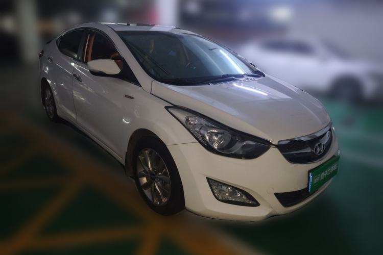 Used Hyundai Elantra (5th Generation / Langdong) 2015 1.6L Manual Leading Model Front Right 45 Deg