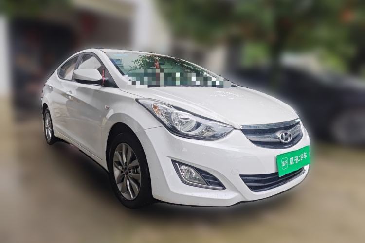 Used Hyundai Elantra (5th Generation / Langdong) 2015 1.6L Automatic Fashion Model Front Right 45 Deg