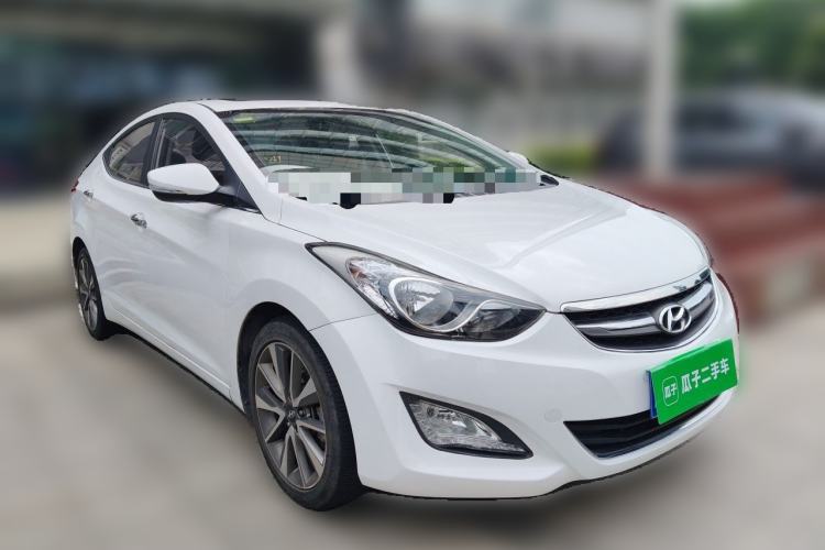 Used Hyundai Elantra (5th Generation / Langdong) 2015 1.6L Automatic Luxury Model Front Right 45 Deg