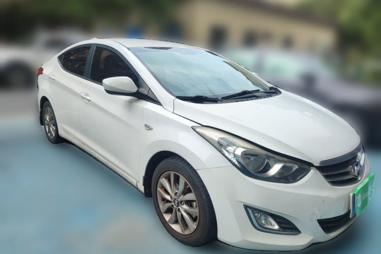 Used Hyundai Elantra (5th Generation / Langdong) 2015 1.6L Automatic Fashion Model Front Right 45 Deg