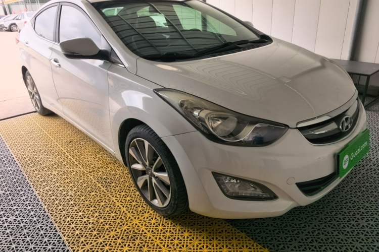 Used Hyundai Elantra (5th Generation / Langdong) 2015 1.6L Automatic Leading Model Front Right 45 Deg