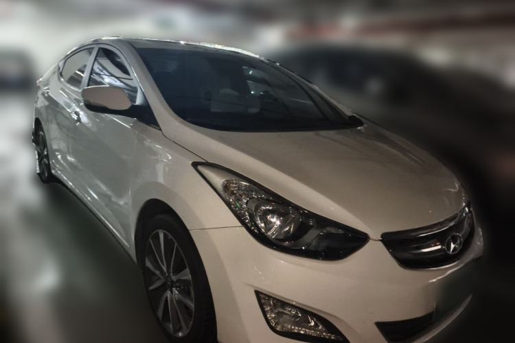 Used Hyundai Elantra (5th Generation / Langdong) 2015 1.6L Automatic Luxury Model Front Right 45 Deg