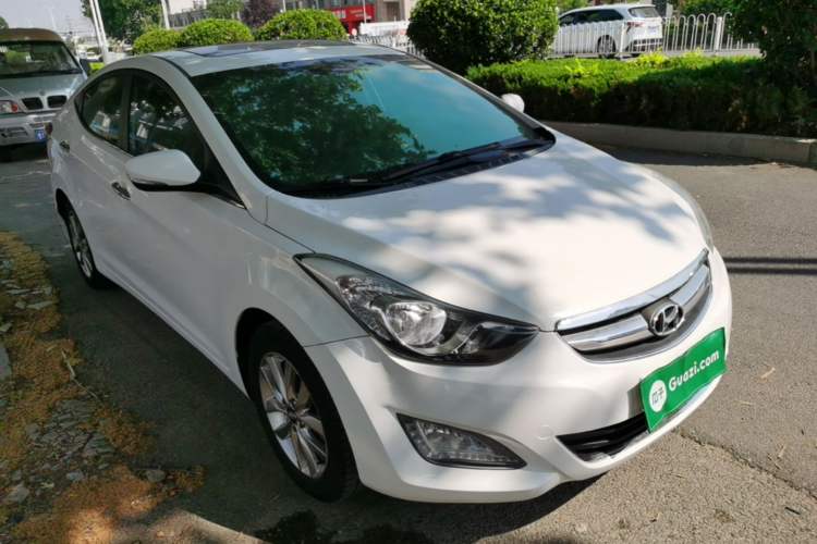 Used Hyundai Elantra (5th Generation / Langdong) 2015 1.6L Manual Leading Model Front Right 45 Deg