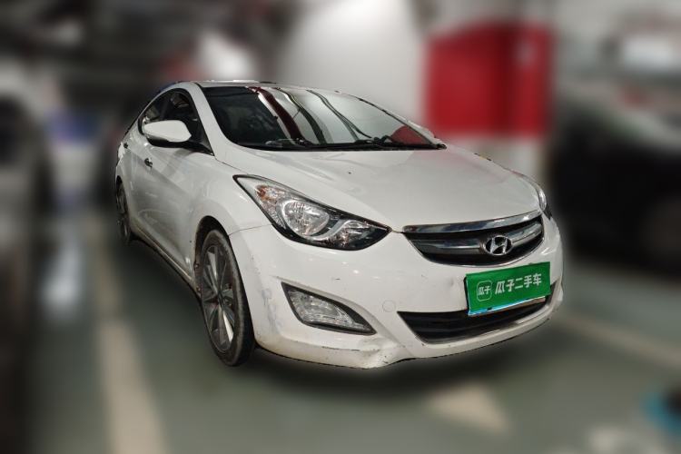 Used Hyundai Elantra (5th Generation / Langdong) 2015 1.6L Automatic Luxury Model Front Right 45 Deg