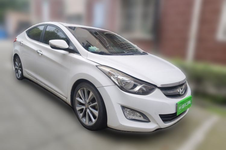 Used Hyundai Elantra (5th Generation / Langdong) 2015 1.6L Automatic Fashion Model Front Right 45 Deg