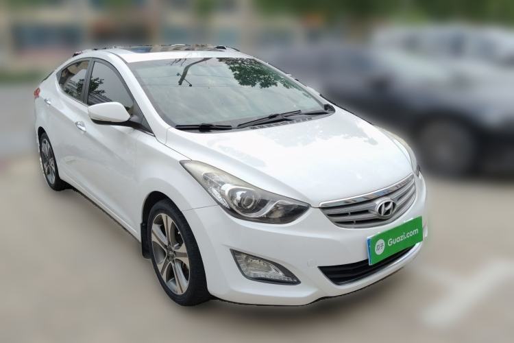 Used Hyundai Elantra (5th Generation / Langdong) 2015 1.6L Automatic Luxury Model Front Right 45 Deg