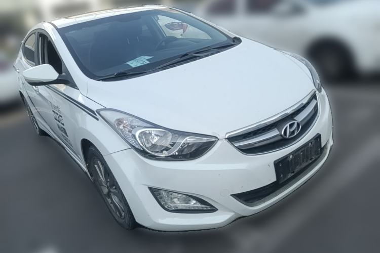 Used Hyundai Elantra (5th Generation / Langdong) 2015 1.6L Manual Leading Model Front Right 45 Deg