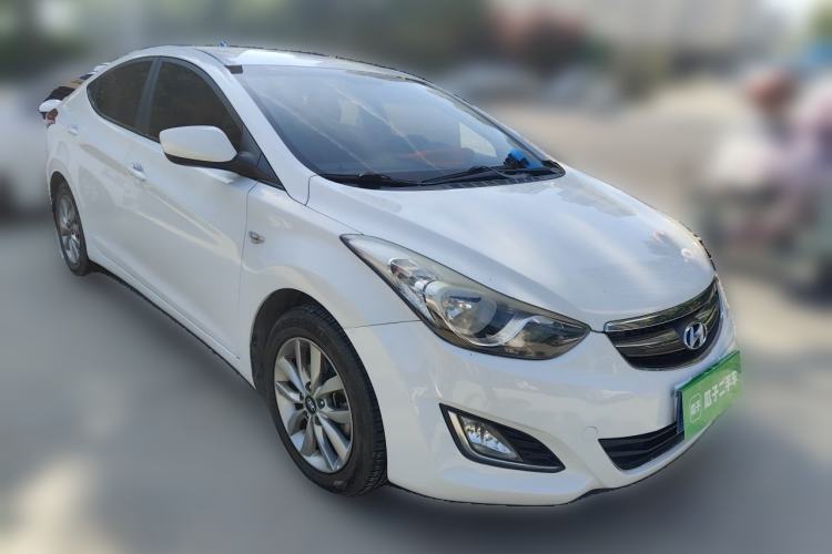 Used Hyundai Elantra (5th Generation / Langdong) 2015 1.6L Automatic Fashion Model Front Right 45 Deg