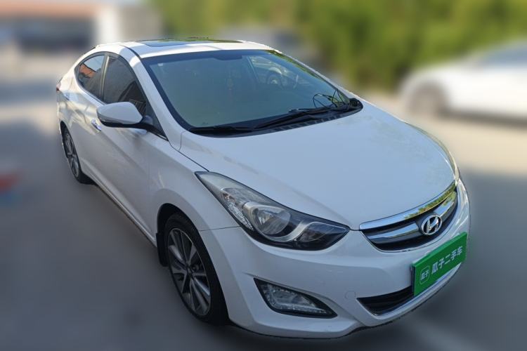 Used Hyundai Elantra (5th Generation / Langdong) 2015 1.6L Automatic Luxury Model Front Right 45 Deg
