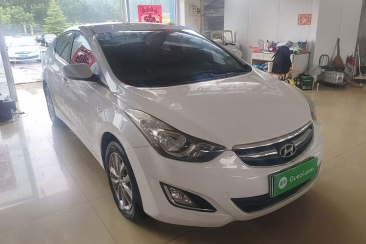 Used Hyundai Elantra (5th Generation / Langdong) 2015 1.6L Automatic Fashion Model Front Right 45 Deg