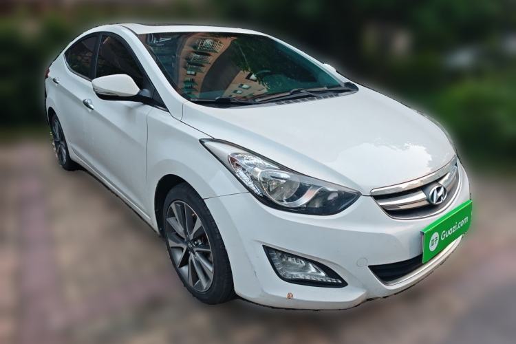 Used Hyundai Elantra (5th Generation / Langdong) 2015 1.6L Automatic Luxury Model Front Right 45 Deg