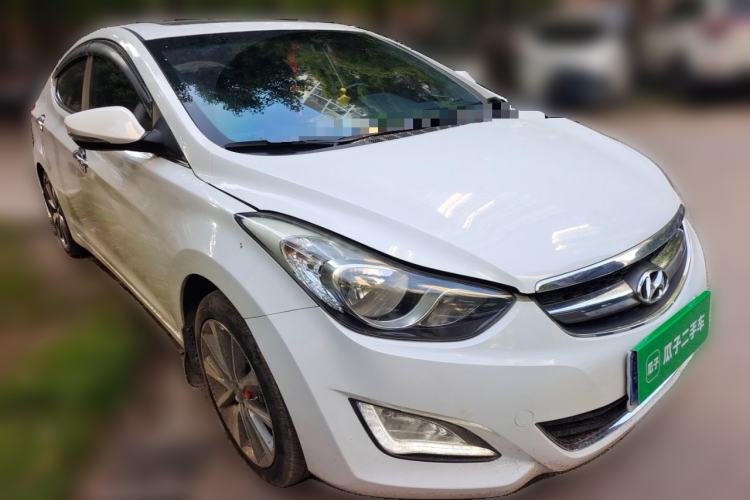 Used Hyundai Elantra (5th Generation / Langdong) 2015 1.6L Automatic Luxury Model Front Right 45 Deg