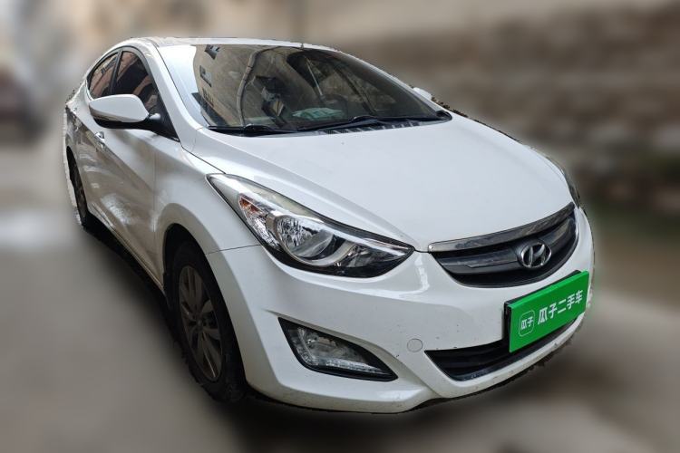 Used Hyundai Elantra (5th Generation / Langdong) 2015 1.6L Manual Leading Model Front Right 45 Deg