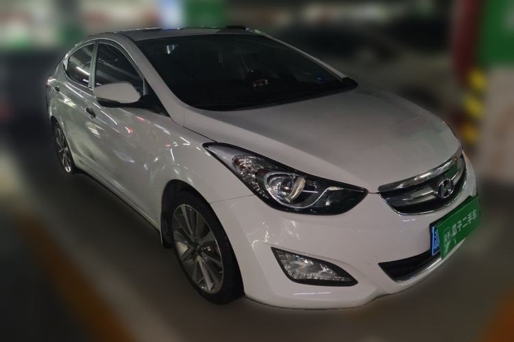 Used Hyundai Elantra (5th Generation / Langdong) 2015 1.6L Automatic Luxury Model Front Right 45 Deg