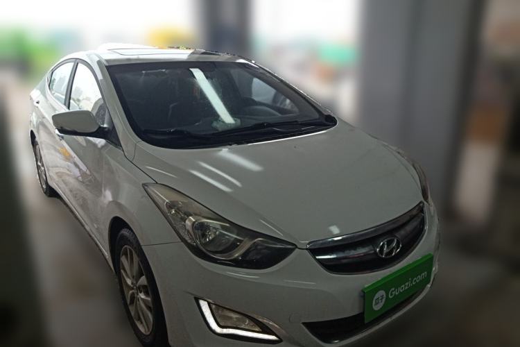 Used Hyundai Elantra (5th Generation / Langdong) 2015 1.6L Manual Leading Model Front Right 45 Deg