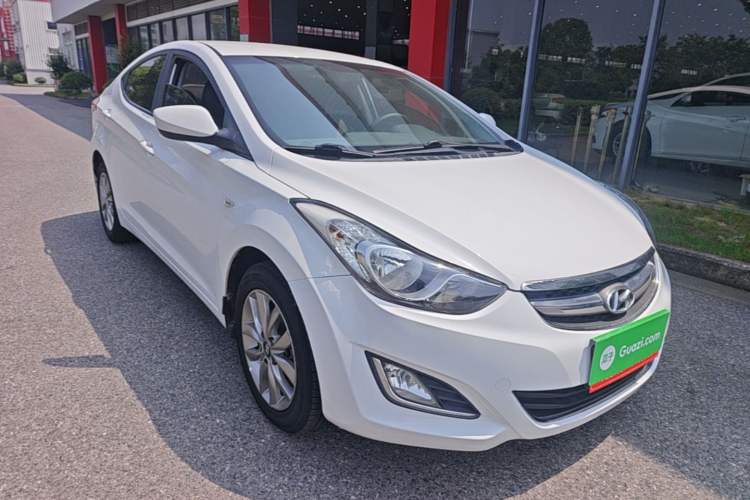 Used Hyundai Elantra (5th Generation / Langdong) 2015 1.6L Automatic Fashion Model Front Right 45 Deg