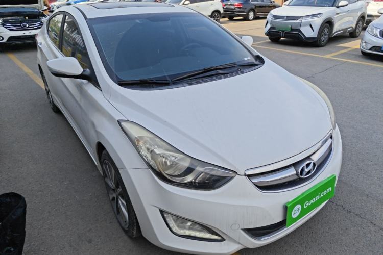 Used Hyundai Elantra (5th Generation / Langdong) 2015 1.6L Automatic Leading Model Front Right 45 Deg