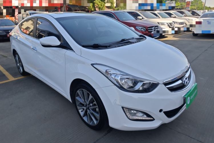 Used Hyundai Elantra (5th Generation / Langdong) 2015 1.6L Automatic Luxury Model Front Right 45 Deg