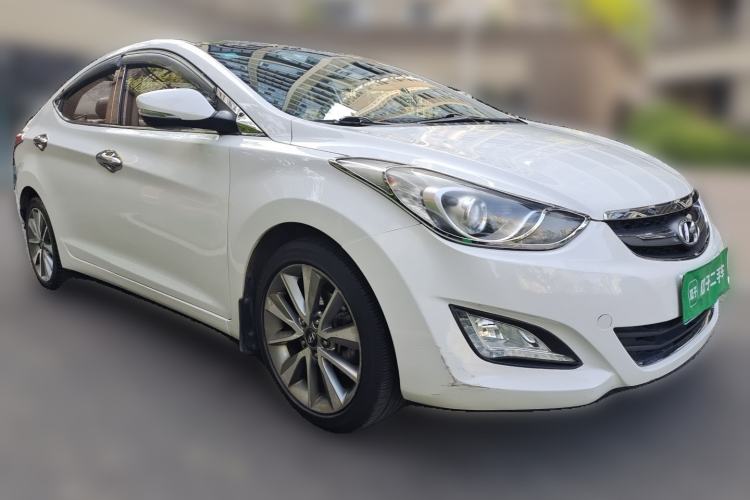 Used Hyundai Elantra (5th Generation / Langdong) 2015 1.6L Automatic Luxury Model Front Right 45 Deg