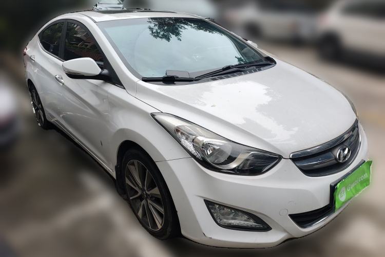 Used Hyundai Elantra (5th Generation / Langdong) 2015 1.6L Automatic Luxury Model Front Right 45 Deg