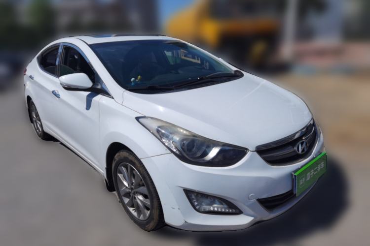 Used Hyundai Elantra (5th Generation / Langdong) 2015 1.6L Manual Leading Model Front Right 45 Deg