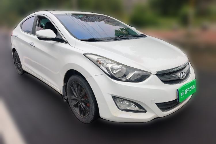 Used Hyundai Elantra (5th Generation / Langdong) 2015 1.6L Manual Leading Model Front Right 45 Deg