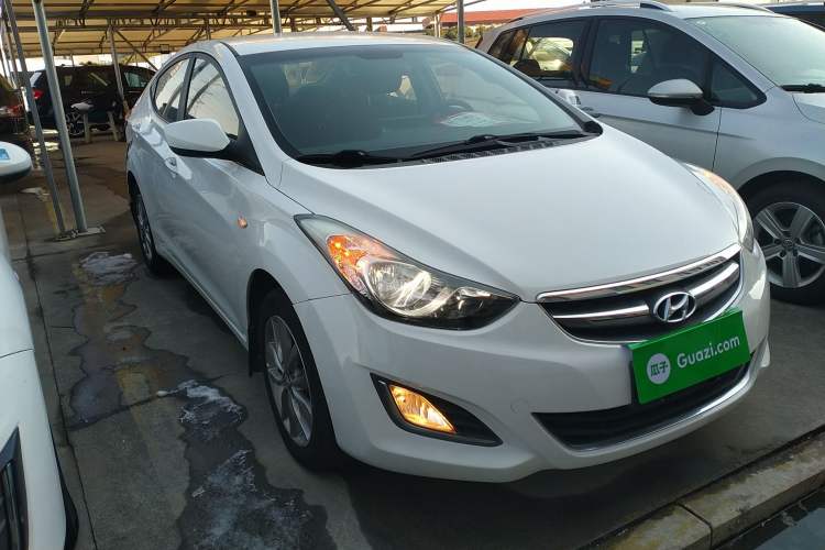 Used Hyundai Elantra (5th Generation / Langdong) 2015 1.6L Automatic Fashion Model Front Right 45 Deg