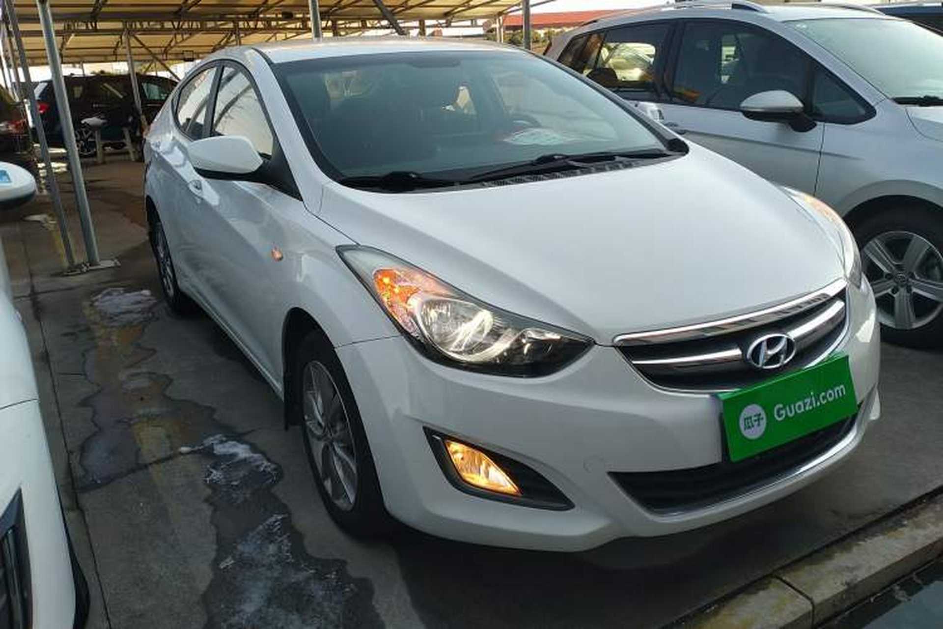 Used Hyundai Elantra (5th Generation / Langdong) 2015 1.6L Automatic Fashion Model Front Right 45 Deg