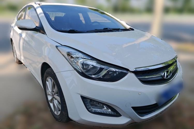 Used Hyundai Elantra (5th Generation / Langdong) 2015 1.6L Manual Leading Model Front Right 45 Deg