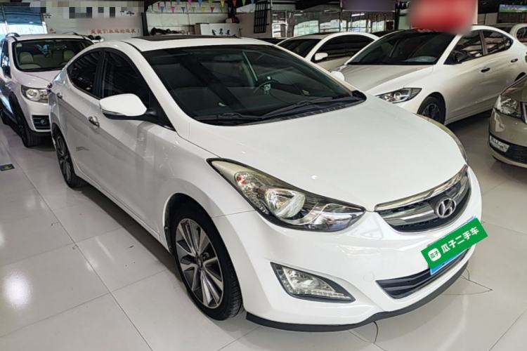 Used Hyundai Elantra (5th Generation / Langdong) 2015 1.6L Automatic Leading Model Front Right 45 Deg