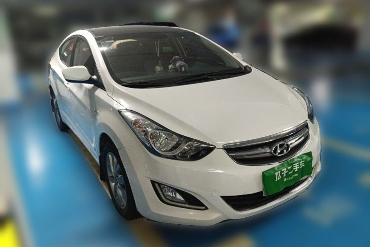 Used Hyundai Elantra (5th Generation / Langdong) 2015 1.6L Automatic Fashion Model Front Right 45 Deg