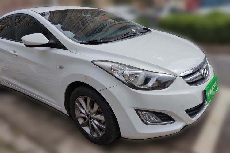Used Hyundai Elantra (5th Generation / Langdong) 2015 1.6L Automatic Fashion Model Front Right 45 Deg