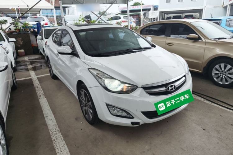 Used Hyundai Elantra (5th Generation / Langdong) 2015 1.6L Automatic Leading Model Front Right 45 Deg