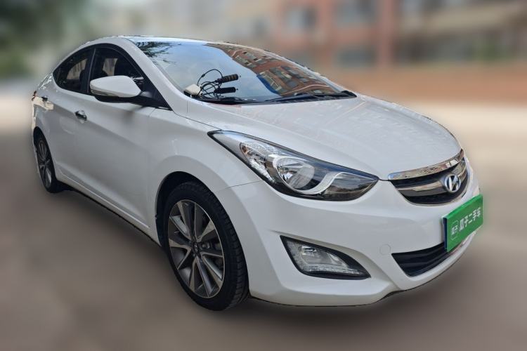 Used Hyundai Elantra (5th Generation / Langdong) 2015 1.6L Automatic Leading Model Front Right 45 Deg