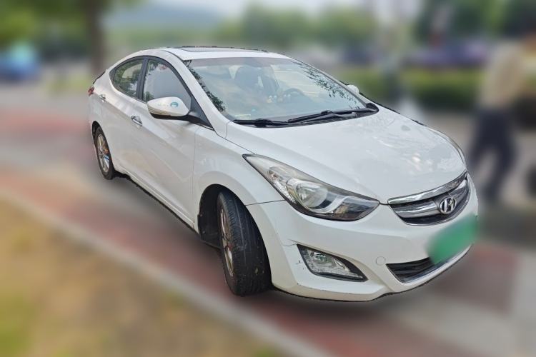Used Hyundai Elantra (5th Generation / Langdong) 2015 1.6L Manual Leading Model Front Right 45 Deg