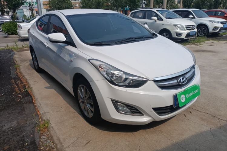 Used Hyundai Elantra (5th Generation / Langdong) 2015 1.6L Automatic Fashion Model Front Right 45 Deg