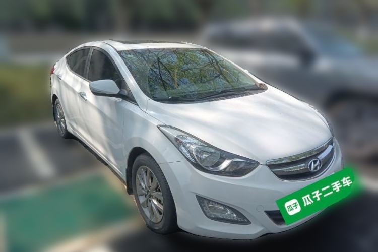 Used Hyundai Elantra (5th Generation / Langdong) 2015 1.6L Manual Leading Model Front Right 45 Deg