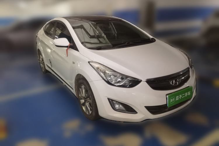Used Hyundai Elantra (5th Generation / Langdong) 2015 1.6L Automatic Fashion Model Front Right 45 Deg
