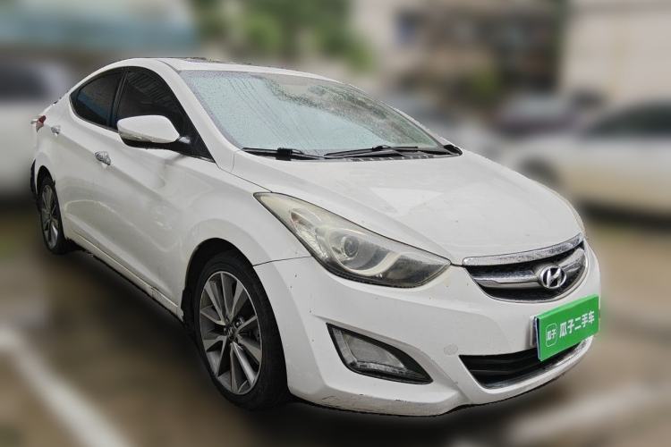 Used Hyundai Elantra (5th Generation / Langdong) 2015 1.6L Automatic Luxury Model Front Right 45 Deg