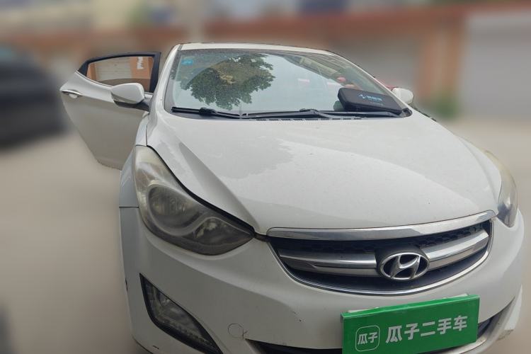 Used Hyundai Elantra (5th Generation / Langdong) 2015 1.6L Manual Leading Model Front Right 45 Deg