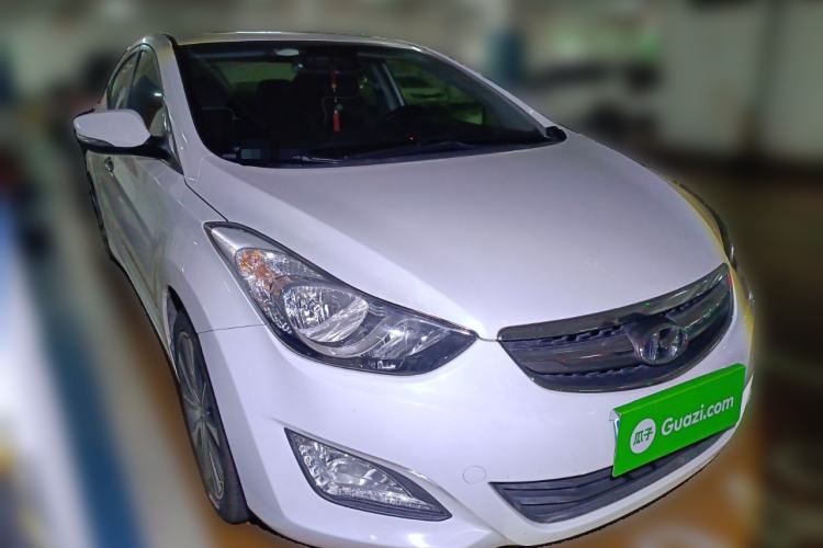 Used Hyundai Elantra (5th Generation / Langdong) 2015 1.6L Automatic Luxury Model Front Right 45 Deg