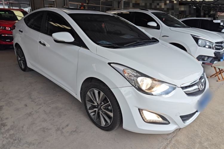 Used Hyundai Elantra (5th Generation / Langdong) 2015 1.6L Automatic Leading Model Front Right 45 Deg
