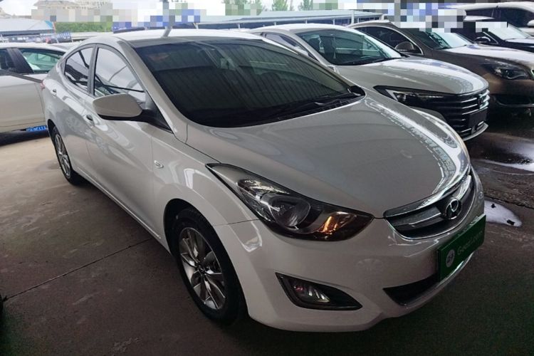 Used Hyundai Elantra (5th Generation / Langdong) 2015 1.6L Automatic Fashion Model Front Right 45 Deg