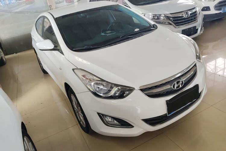 Used Hyundai Elantra (5th Generation / Langdong) 2015 1.6L Automatic Fashion Model Front Right 45 Deg